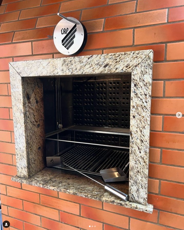 Cliente satisfeito com sua nova grelha